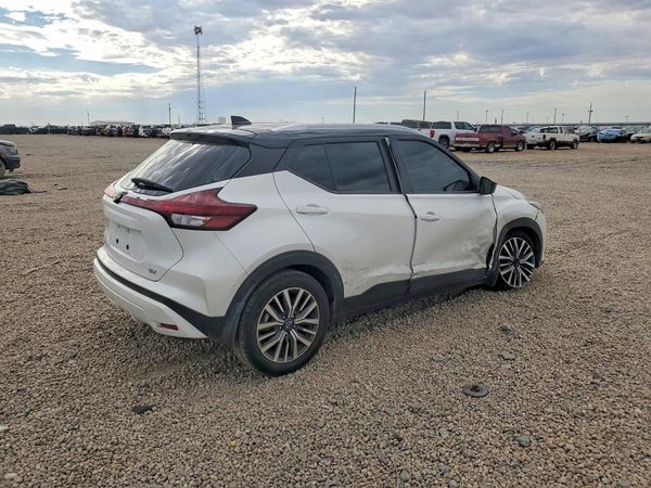 2022 NISSAN KICKS