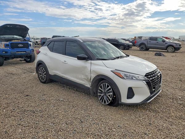2022 NISSAN KICKS