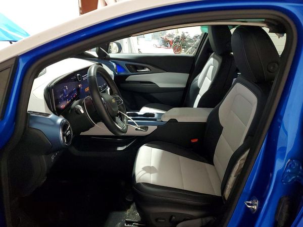 2024 CHEVROLET EQUINOX 2LT — DENT