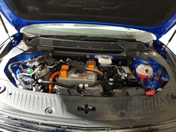 2024 CHEVROLET EQUINOX 2LT — Engine bay