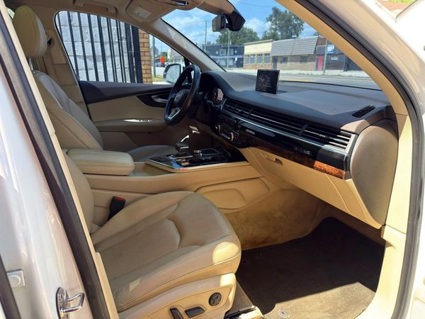 2018 AUDI Q7 quattro Prestige