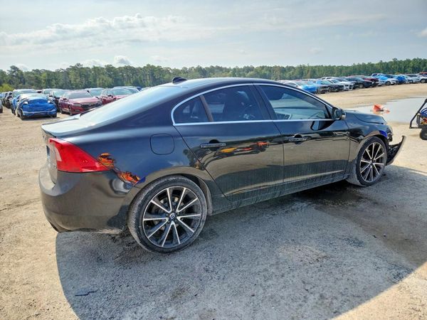 2016 VOLVO S60