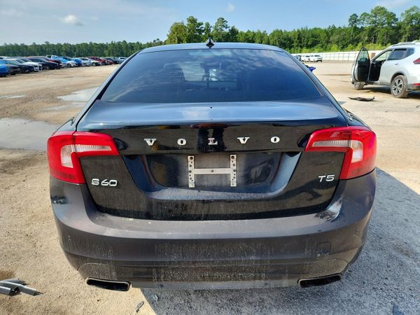 2016 VOLVO S60