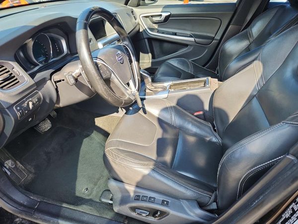 2016 VOLVO S60