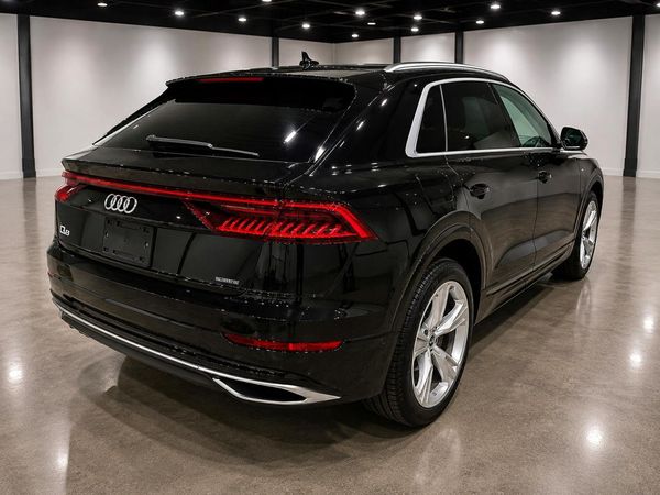 2021 AUDI Q8 quattro Premium Plus