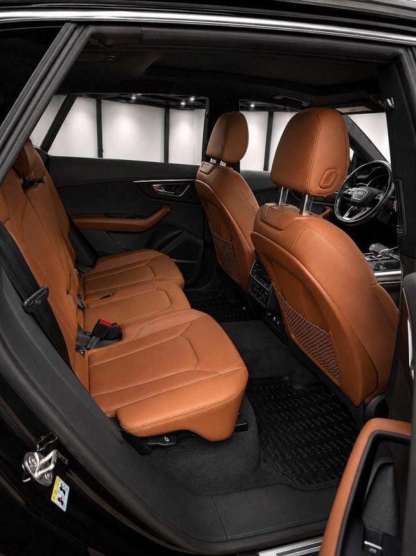 2021 AUDI Q8 quattro Premium Plus