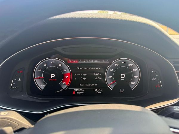 2021 AUDI Q8 quattro Premium Plus