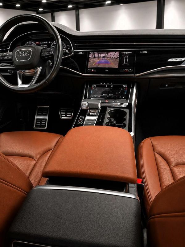 2021 AUDI Q8 quattro Premium Plus