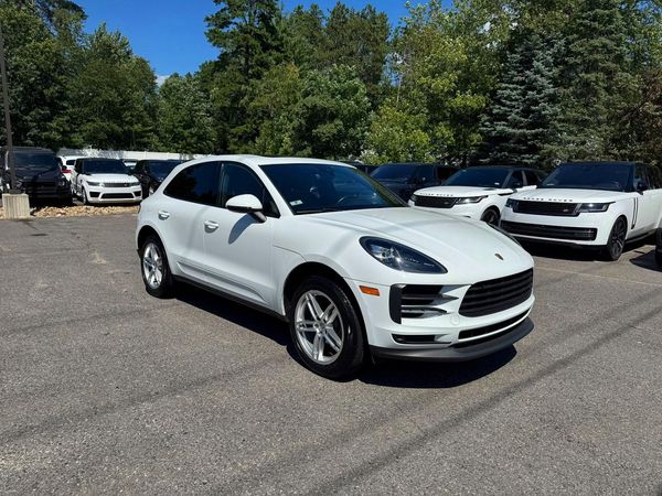 2020 PORSCHE MACAN