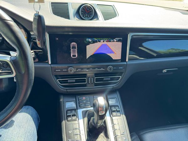 2020 PORSCHE MACAN