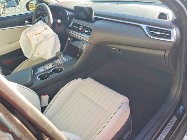 2025 GENESIS G70