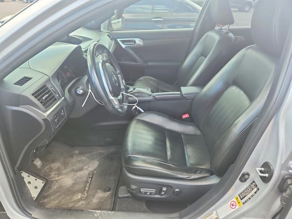 2013 LEXUS CT 200h