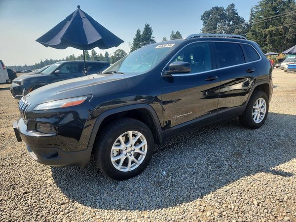 2015 JEEP CHEROKEE Latitude — Front 3/4