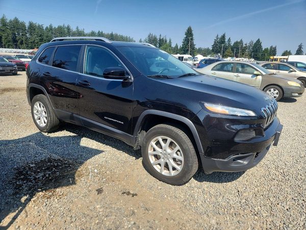 2015 JEEP CHEROKEE Latitude — Passenger 3/4