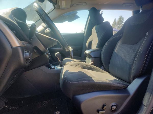 2015 JEEP CHEROKEE Latitude — DENT