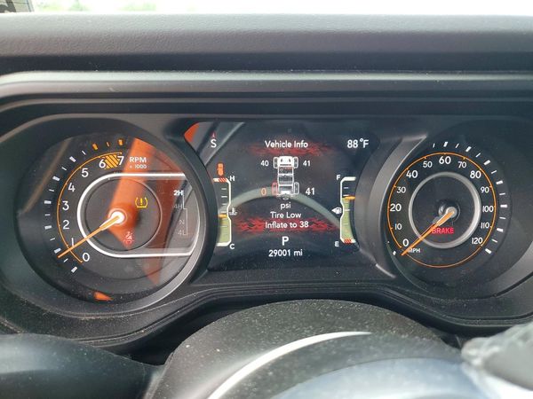 2025 JEEP WRANGLER Sahara