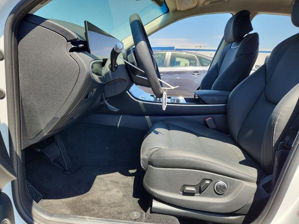 2026 GENESIS GV70