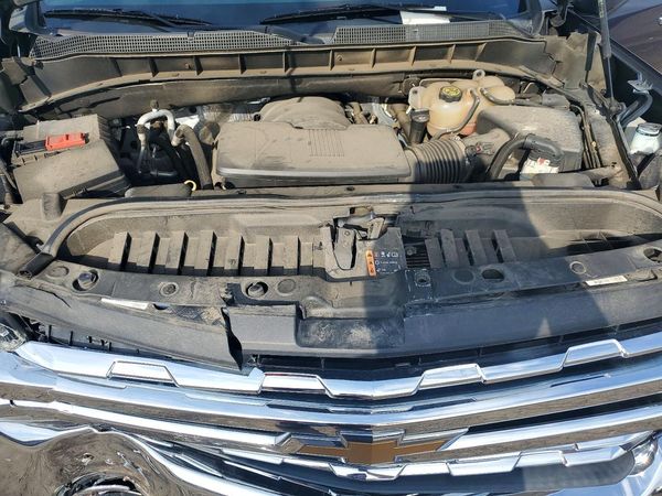 2020 CHEVROLET SILVERADO LTZ — Engine bay