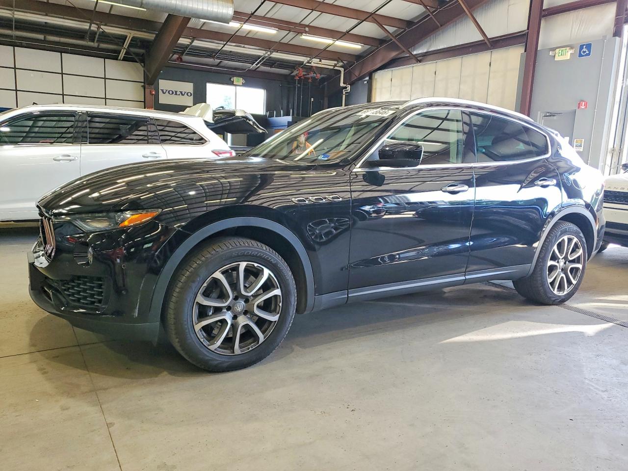 2017 MASERATI LEVANTE — Front 3/4