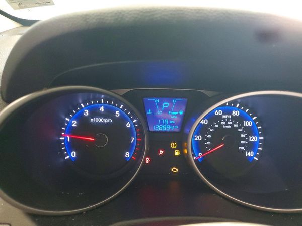 2015 HYUNDAI TUCSON GLS (Middle)