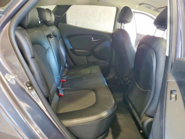 2015 HYUNDAI TUCSON GLS (Middle)