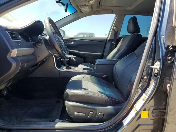 2016 TOYOTA CAMRY