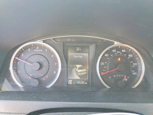 2016 TOYOTA CAMRY