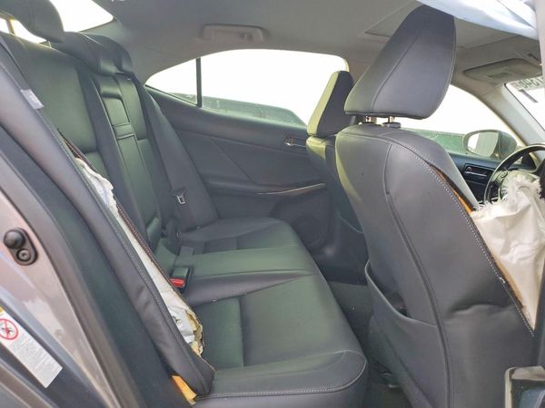 2016 LEXUS IS 200t