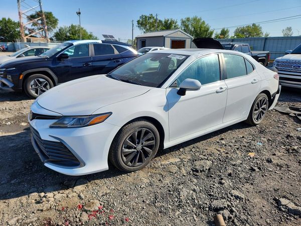 2024 TOYOTA CAMRY