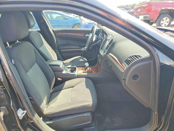 2012 CHRYSLER 300 Base/Limited