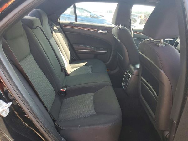 2012 CHRYSLER 300 Base/Limited