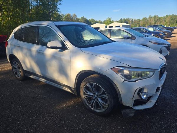 2019 BMW X1 xDrive28i — Passenger 3/4