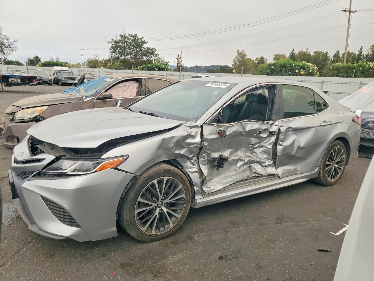 2018 TOYOTA CAMRY L/LE/SE/XLE — Front 3/4