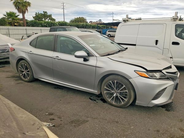 2018 TOYOTA CAMRY L/LE/SE/XLE — Passenger 3/4