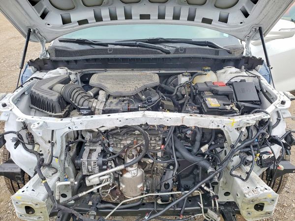 2024 CHEVROLET BLAZER RS — Engine bay