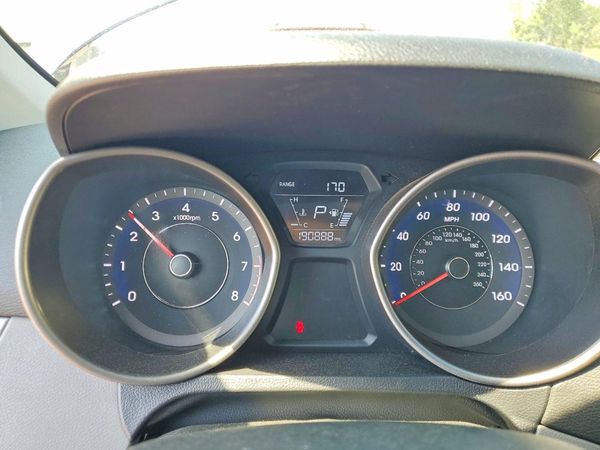 2014 HYUNDAI ELANTRA