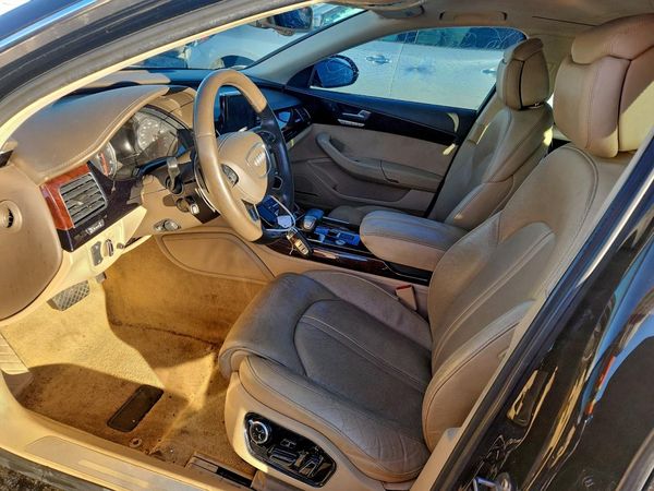 2013 AUDI A8