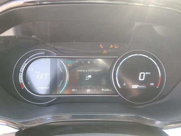 2022 KIA NIRO S, EX