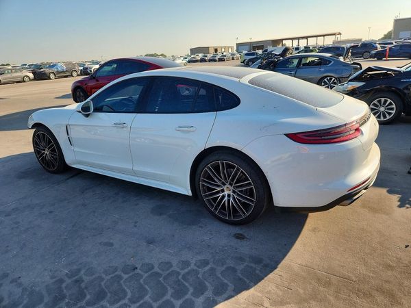 2018 PORSCHE PANAMERA