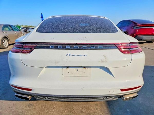 2018 PORSCHE PANAMERA