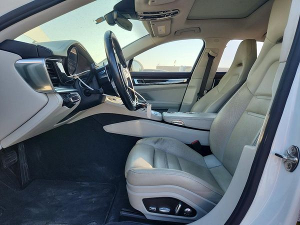 2018 PORSCHE PANAMERA