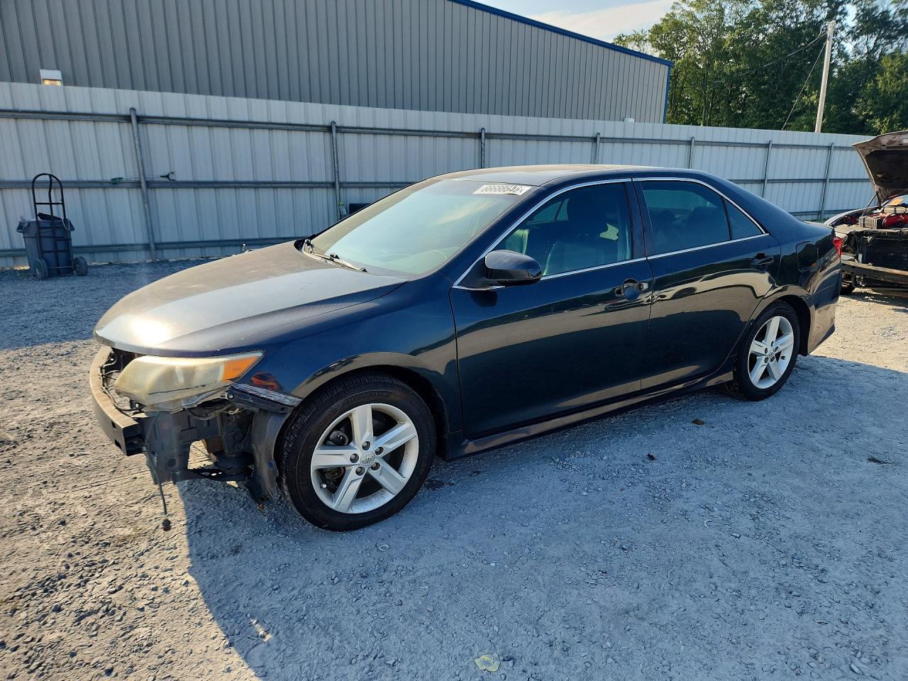 2013 TOYOTA CAMRY