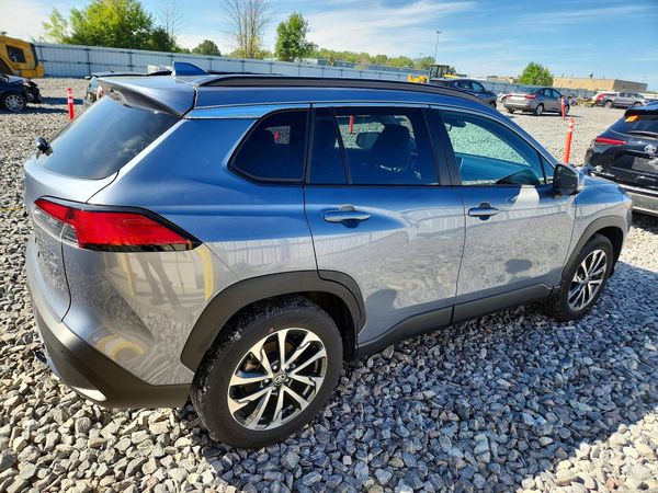 2022 TOYOTA COROLLA CROSS XLE