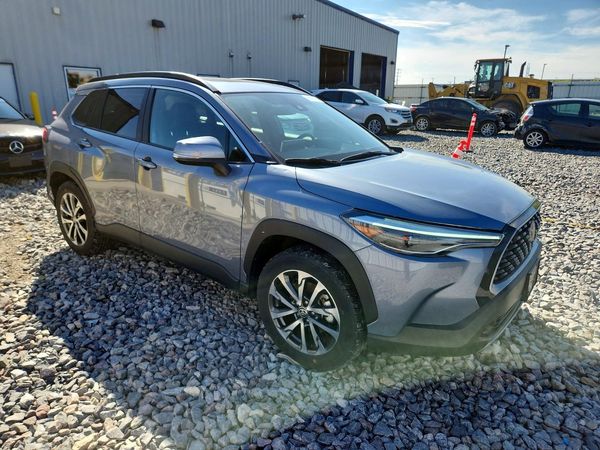 2022 TOYOTA COROLLA CROSS XLE