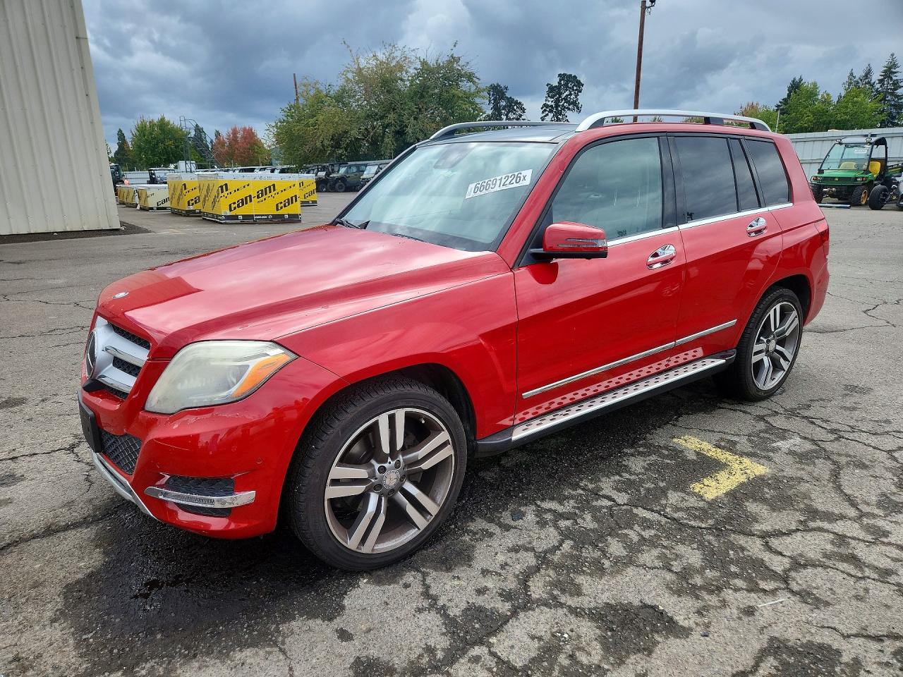 2015 MERCEDES-BENZ GLK GLK350 — Front 3/4