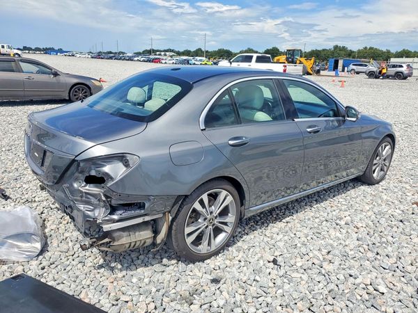 2018 MERCEDES-BENZ C C300