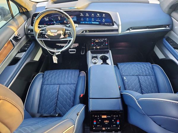 2026 CADILLAC VISTIQ Premium Luxury