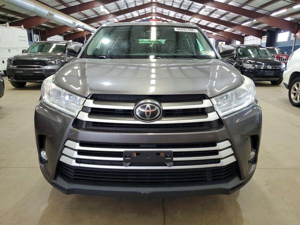 2017 TOYOTA HIGHLANDER SE/XLE — DIRF