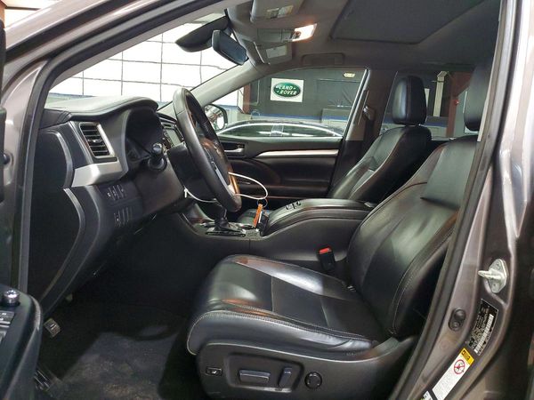2017 TOYOTA HIGHLANDER SE/XLE — DENT