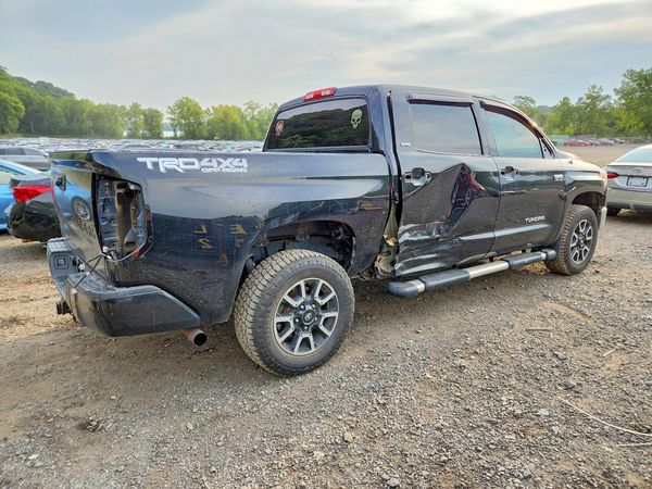 2016 TOYOTA TUNDRA